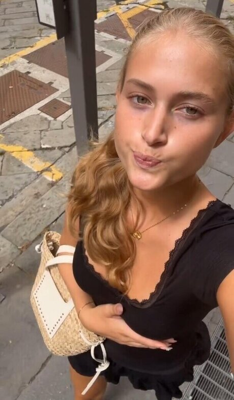 Zoe Kaeppele pornstar art pictures