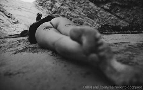 realmoonbloodgood model exclusive pics