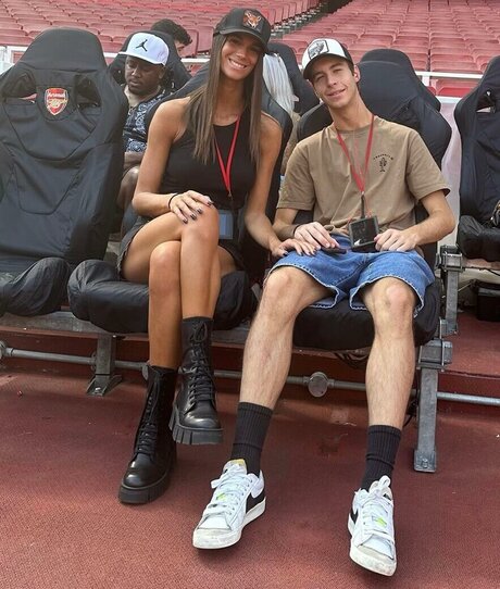 Claudia Magnabosco naked model pics