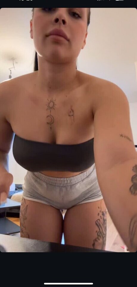 Lara Bttn pornstar nice images