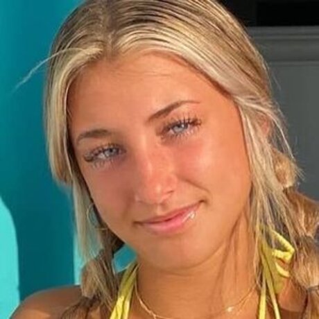 Ava Elise hot model pic
