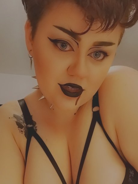 Lady Leviathan free star pic