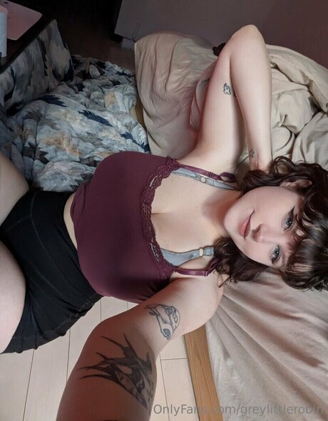 mylittlerobin nudes model pic