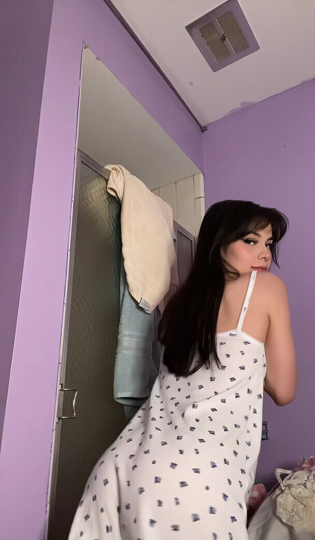 charlize model beautiful img