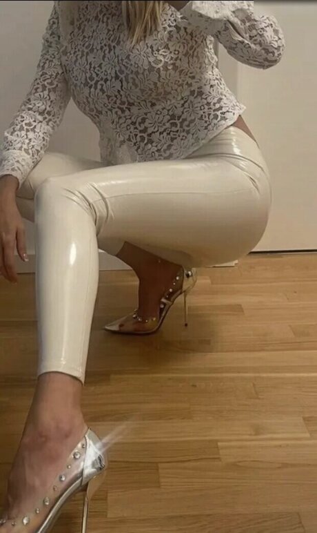 milf fake tits onlyfans hot pics