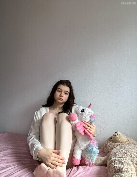 Mal Hol i ka model pictures