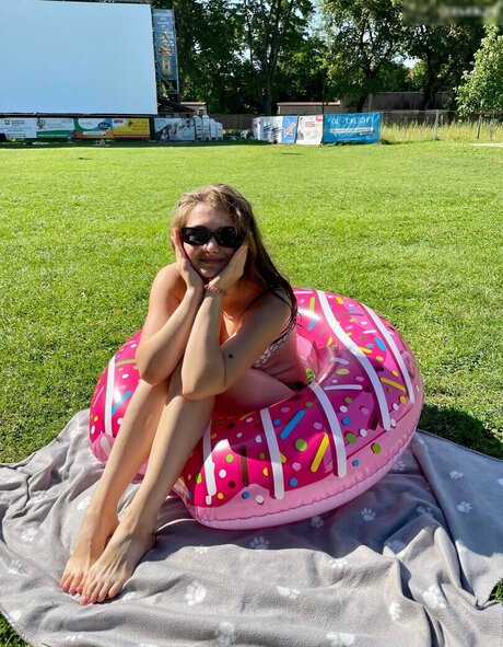 Mal Hol i ka pretty star img