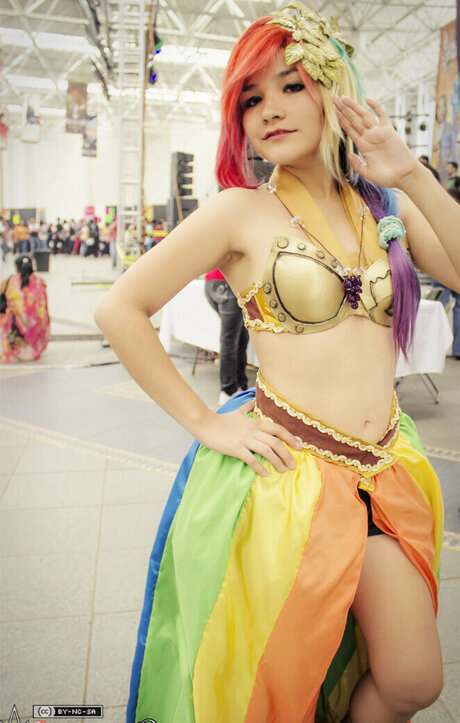 Doppamini beautiful actress image