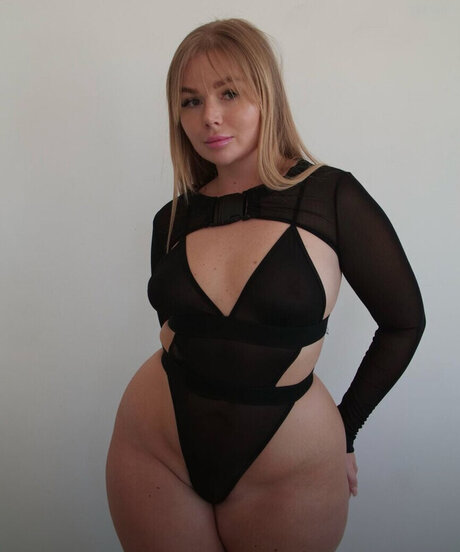 Emma Christina star nudes pics