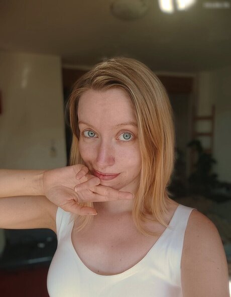 einfachsonina exclusive pornstar pictures