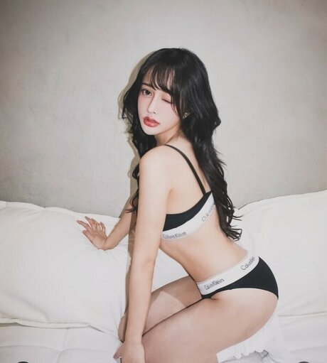 Una8una13 model sexy pic