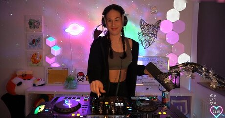 JuleTheFox nice actress galleries