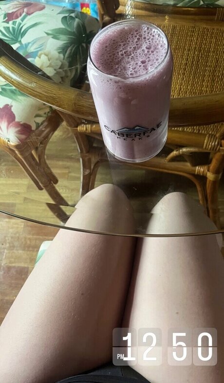 Itzgracierobbins star high quality photo