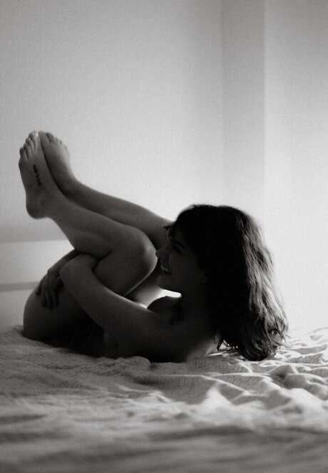 Emeline Faure hot actress photos