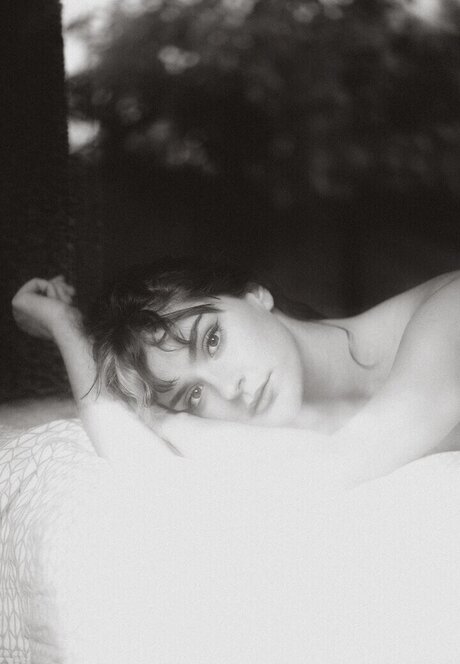 Emeline Faure adult model image