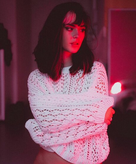 Emeline Faure model free photos