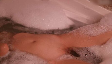 eva oopsy naked model img