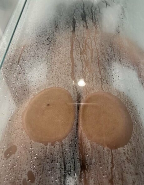 Nuria Belcost naked model photos