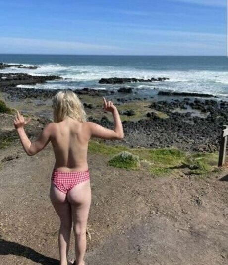 blonde milf onlyfans free nude galleries