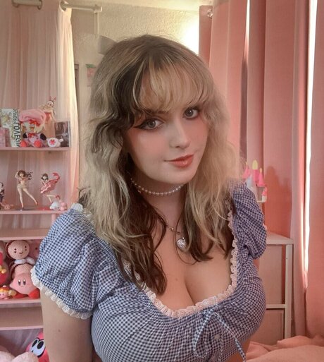 Aretteepls pornstar hd img