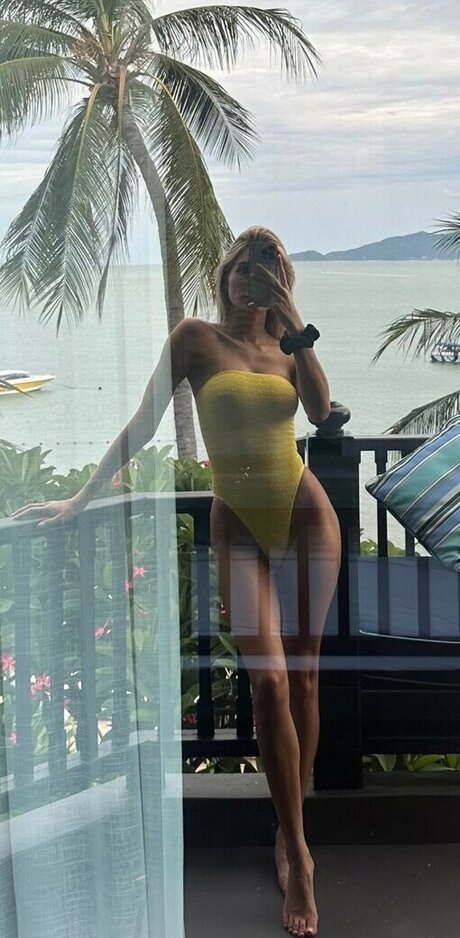 Pia Mia Perez pornstar nude gallery