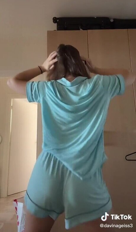 small cock shemale onlyfans free sex pictures