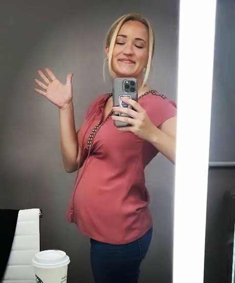 Emily Osment naked actress gallery