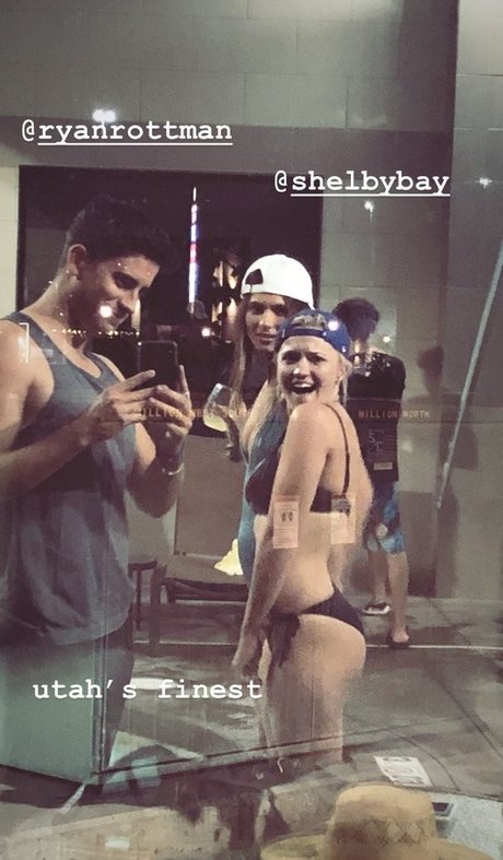 Emily Osment top model pic