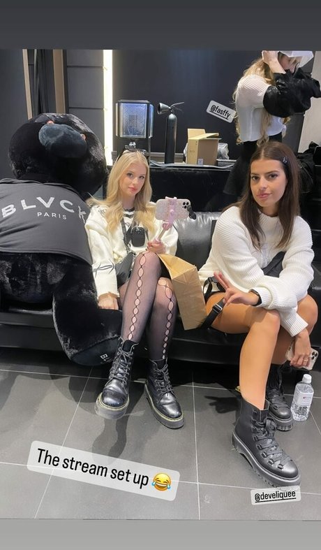 threesome ebony onlyfans art naked archive