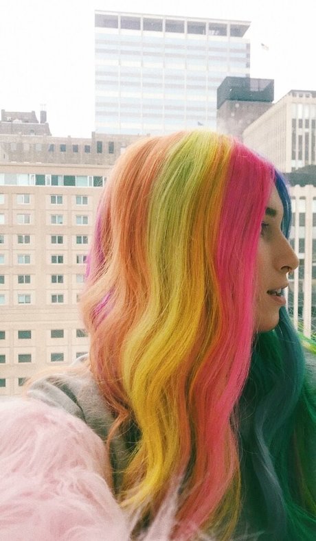 Dani Thorne top model img