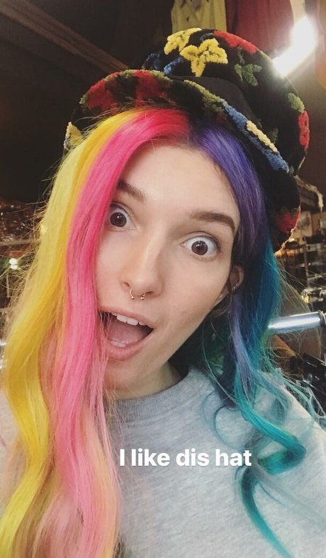 Dani Thorne art actress photo