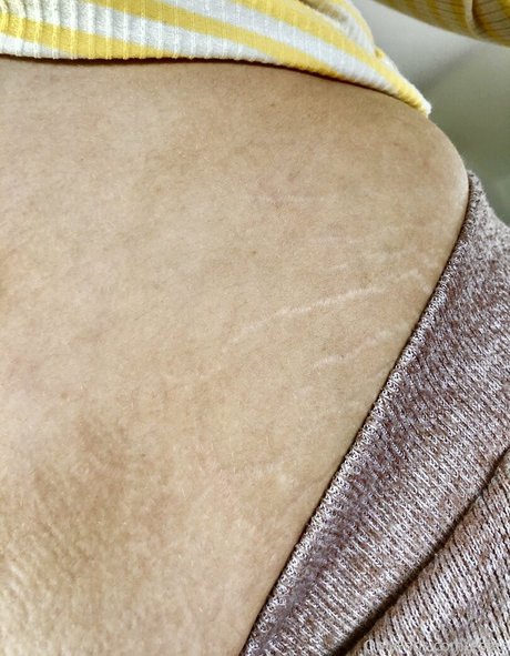 eatee adult model photo