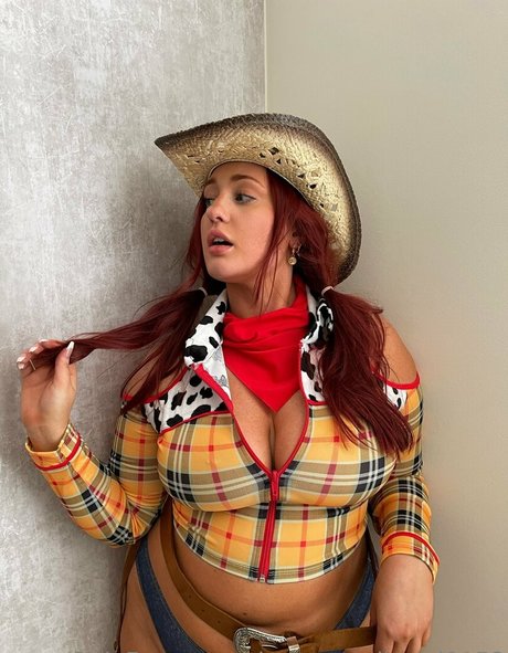 thatoneredhead0153 pornstar hot pic