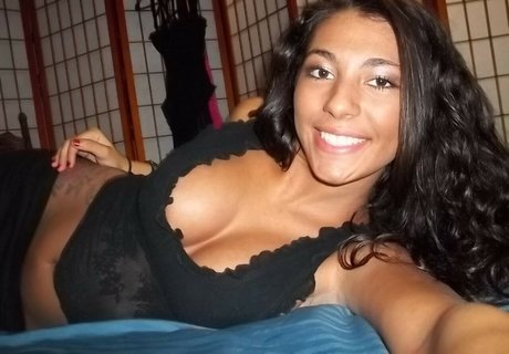 Ava Glam Model actress picture