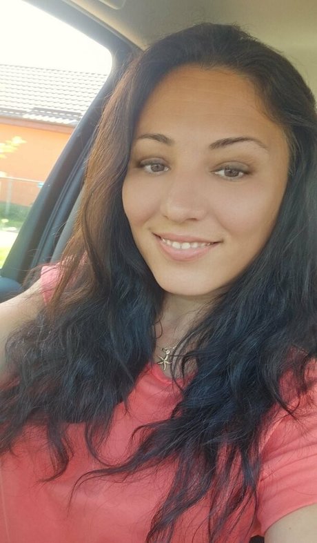 FoxyKara model high quality pics