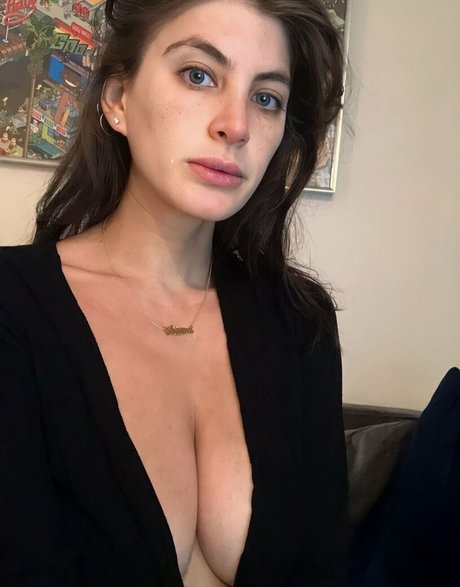 Ariana Basseri erotic model pictures