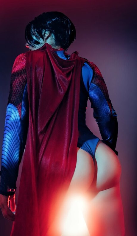 Kirsten Ria model hot img