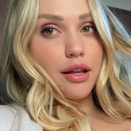 miamalkova porn model galleries