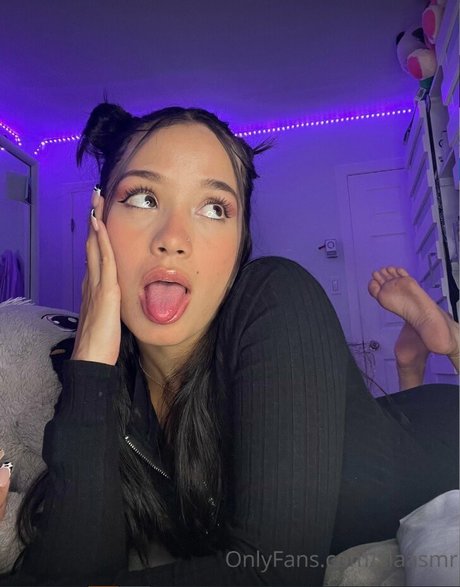 Sia ASMR star erotic photos
