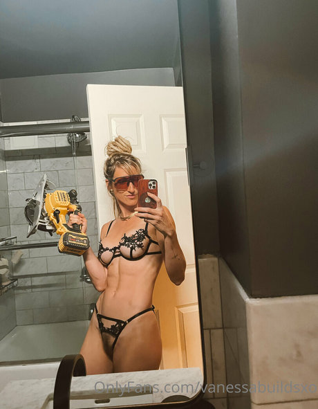 vanessabuildsxo nudes pornstar img
