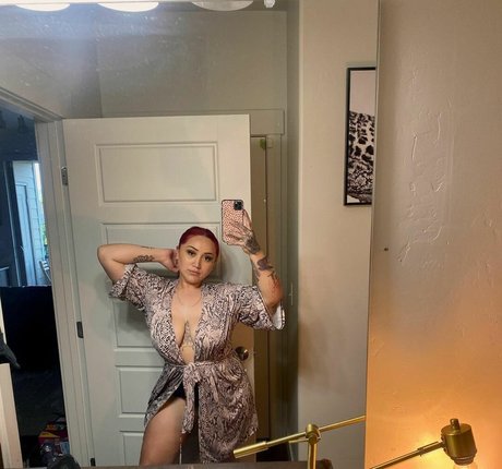 SweetSteph XOB hd pornstar pic