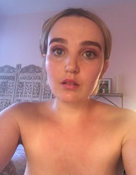 Chloe Fineman model sex image