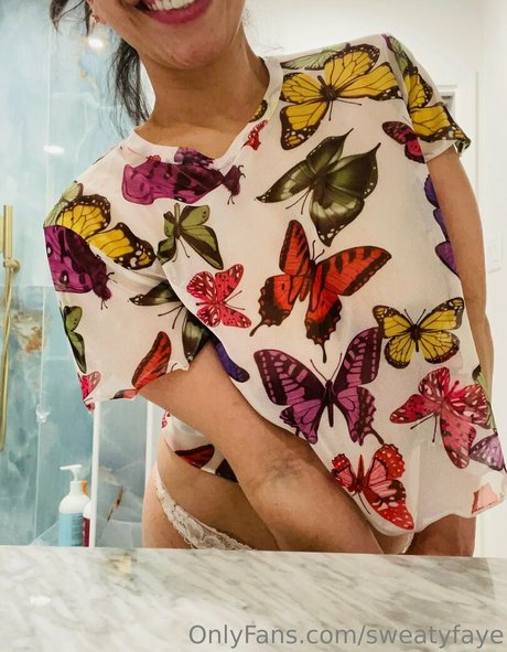 sweatyfaye nude pornstar image