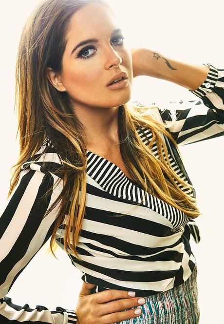 Alexandra Felstead model hot photos