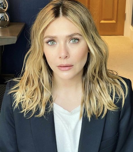 Elizabeth Olsen exclusive pornstar galleries