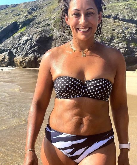 Saira Khan hd pornstar pictures