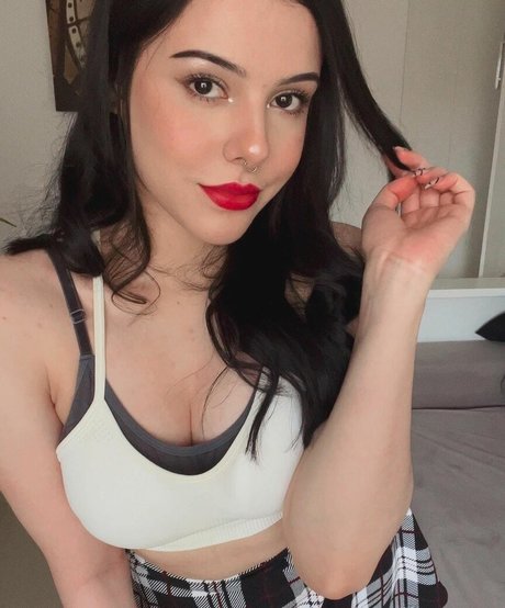 EmilyIsRedCoat pornstar top pictures