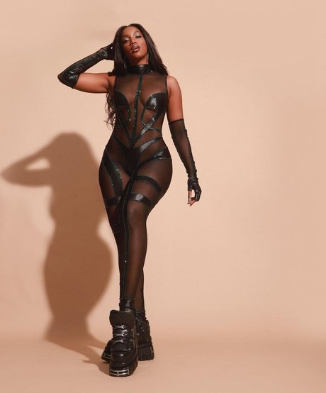 Izza Cantora model porn img