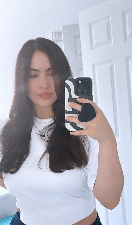 Hilenna pretty pornstar archive