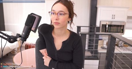 Holls8 xxx actress photos